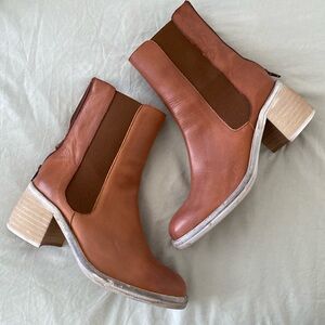 Free people heeled Chelsea boot